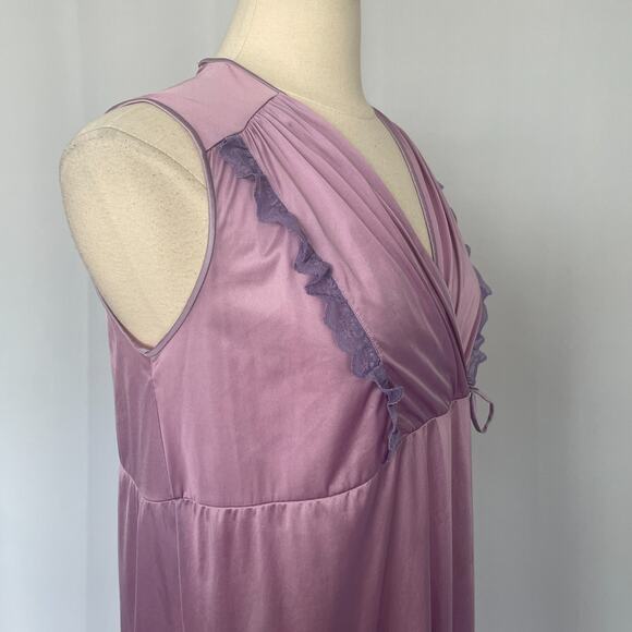 Vintage Vassarette Maxi Nightgown Size Medium Purple Silky Lingerie Chemise 90s - Picture 3 of 16